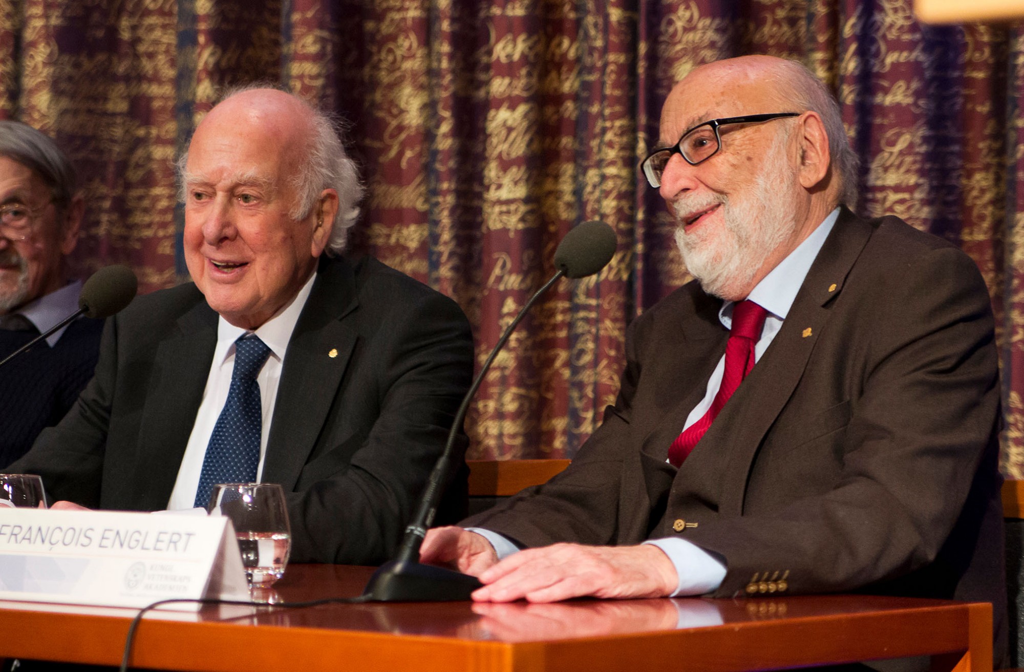 Nobelwinning scientists honoured at graduation ceremony
